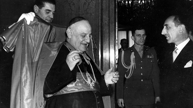 1958 - Cardeal Angelo Giuseppe Roncalli, ainda como patriarca de Veneza