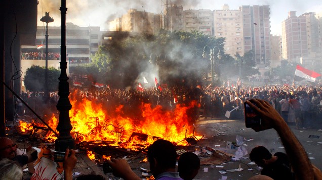 Opositores do presidente do Egito, Mohamed Mursi, protestam em Alexandria pela sua renúncia, na sexta-feira (28/07/2013)