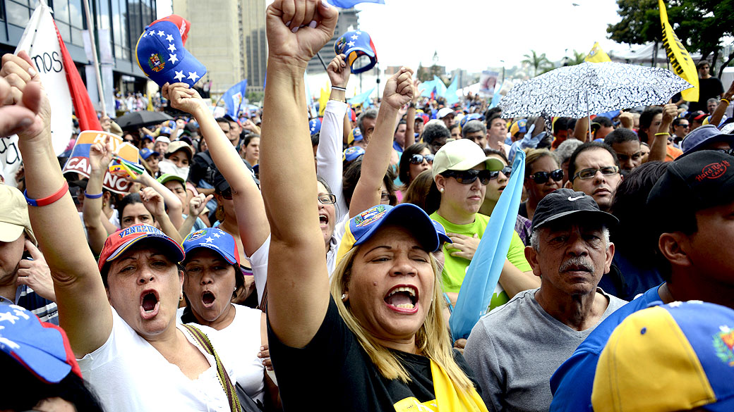 Manifestantes fazem protesto neste sábado em Caracas, na Venezuela