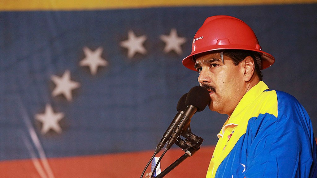 Presidente interino da Venezuela, Nicolás Maduro, fala durante uma reunião com os trabalhadores do petróleo no porto de Guaraguao no estado de Anzoategui, em 20/03/2013