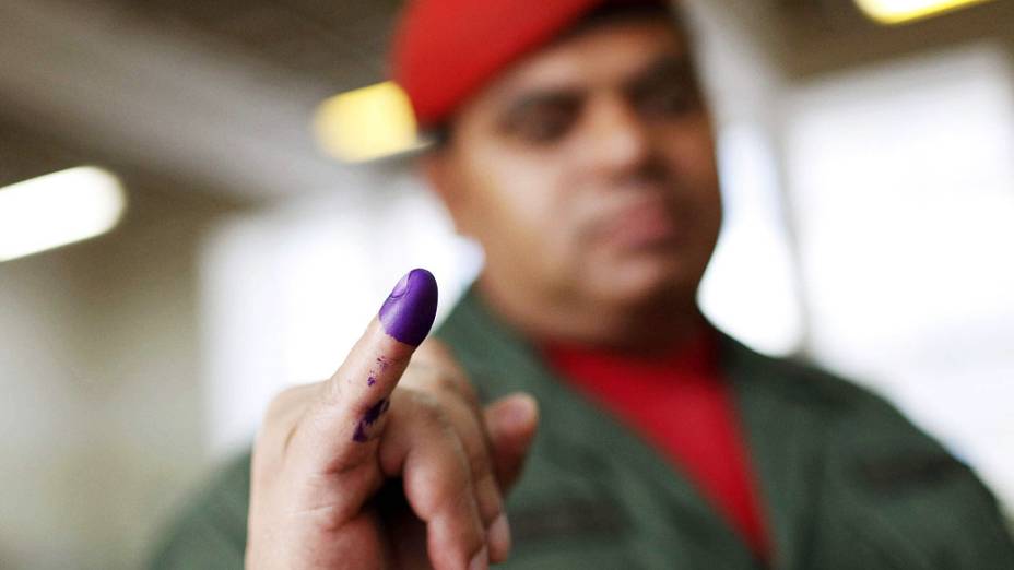 Venezuelanos votam neste domingo (14) para eleger o novo presidente da Venezuela