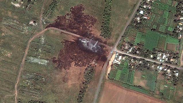 Imagem de satélite mostra o local da queda do boeing 777 da Malaysia Airlines que foi abatido no leste da Ucrânia