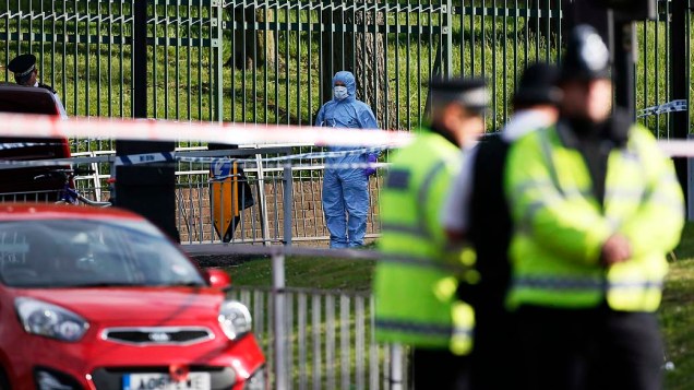 Equipe de investigação trabalha no local do ataque a um soldado em Woolwich, na capital britânica