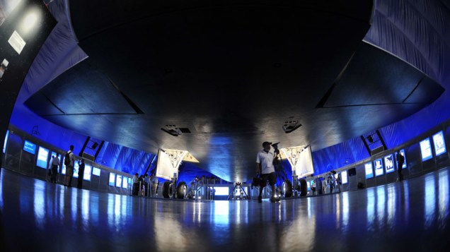 <p>Visão da traseira do ônibus espacial Enterprise exposto no Intrepid Sea, Air & Space Museum em Nova York</p>