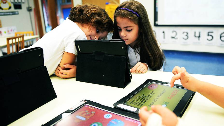 Alunos do Colégio Visconde de Porto Seguro são apresentados à programação por meio de um aplicativo para iPad