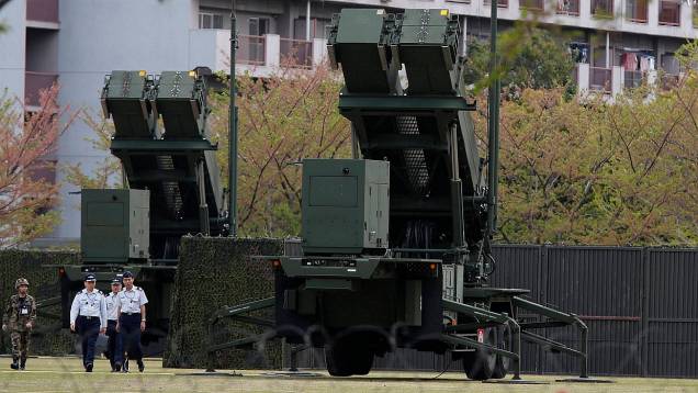 Sistema antimísseis instalado no Ministério da Defesa japonês: país preparado para eventual ataque norte-coreano
