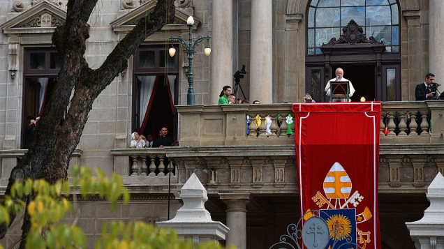 Papa Francisco fala para o público no Palácio São Joaquim, no Rio de Janeiro
