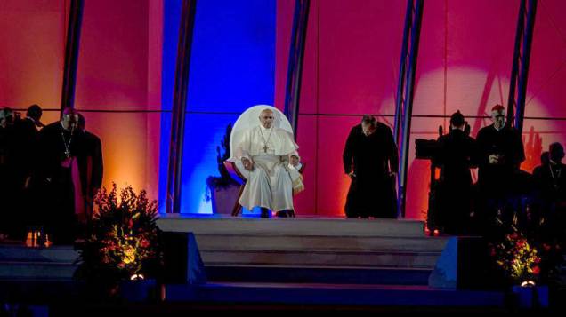 Papa Francisco assiste à encenação da Via Sacra, em 26/07/2013