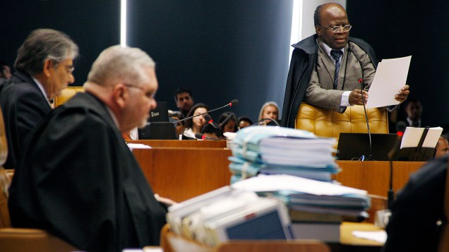 O ministro e relator Joaquim Barbosa no plenário do Supremo Tribunal Federal (STF), em Brasília, durante a 25ª sessão de julgamento do processo do mensalão, em 19/09/2012