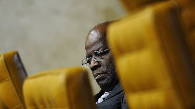 Ministro Joaquim Barbosa, relator, durante o julgamento do mensalão, em 10/10/2012