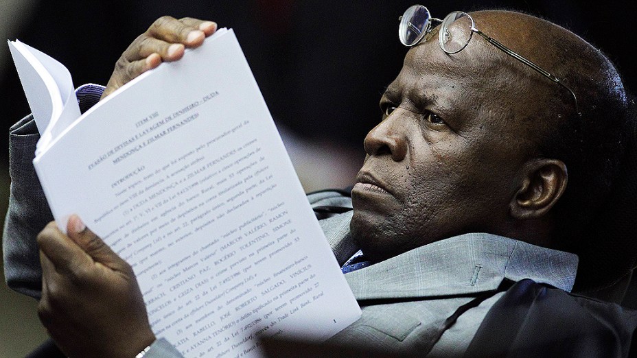 Ministro Joaquim Barbosa, relator, durante o julgamento do mensalão, em 17/10/2012