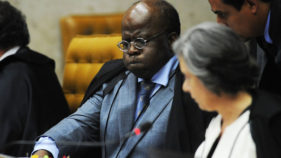 Ministro Joaquim Barbosa, relator, durante o julgamento do mensalão, em 14/11/2012