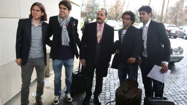 Filipe Luís, Kaká, Marcelo e Diego Costa chegam ao hotel da seleção em Genebra antes do amistoso contra a Itália