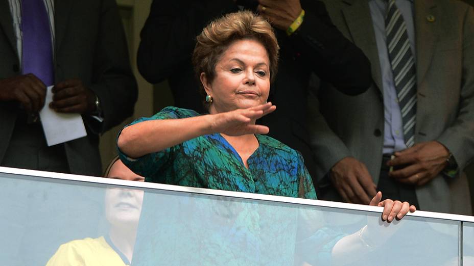 Presidente Dilma é vaiada durante a abertura da Copa das Confederações