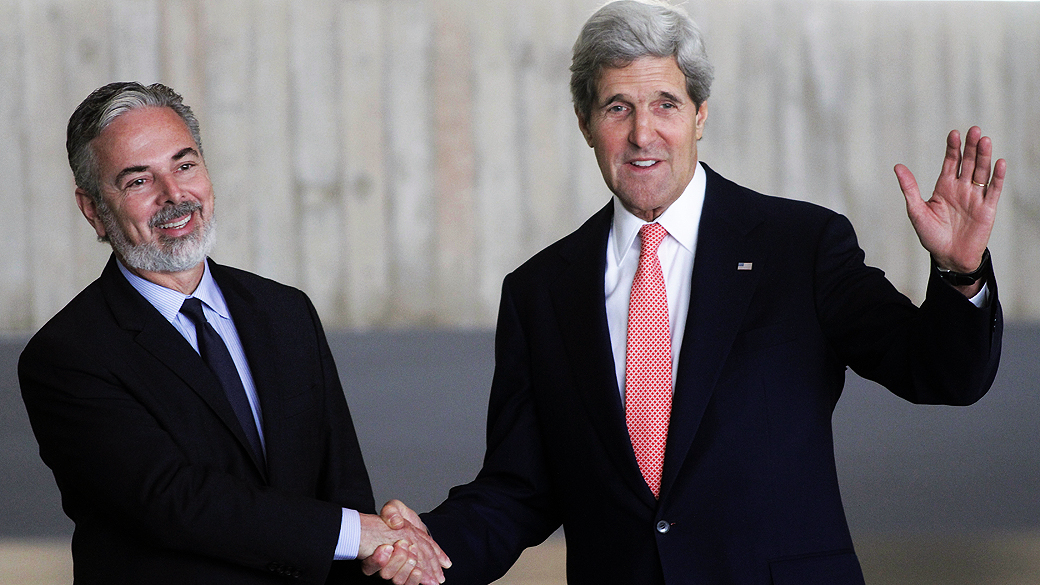 O secretário de Estado norte-americano, John Kerry durante sua primeira visita ao Brasil com ministro das Relações Exteriores, Antonio Patriota