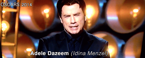 John Travolta teve dificuldades em pronunciar o nome de Idina Menzel ao anunciar a apresentação da cantora: o ator falou algo parecido com Adela Dazeem