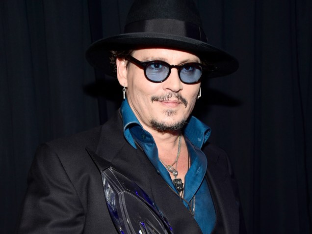 Johnny Depp leva prêmio de ator em filme dramático no People’s Choice Awards 2016
