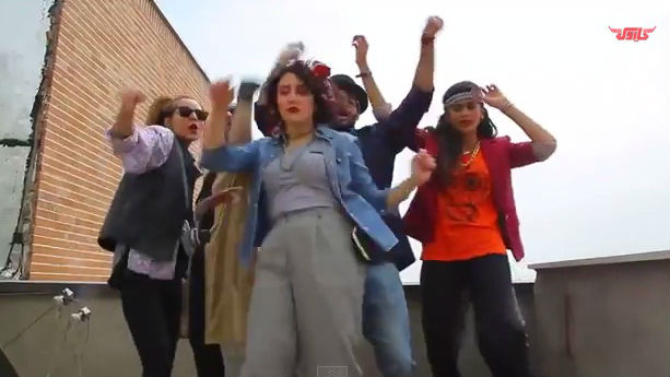 Jovens iranianos foram presos após dançarem a música Happy, do músico Pharrell Williams, em vídeo publicado na internet