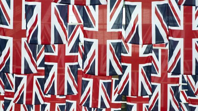 Bandeiras do Reino Unido em rua do centro de Londres durante a preparação para o Jubileu de Diamante da rainha Elizabeth II