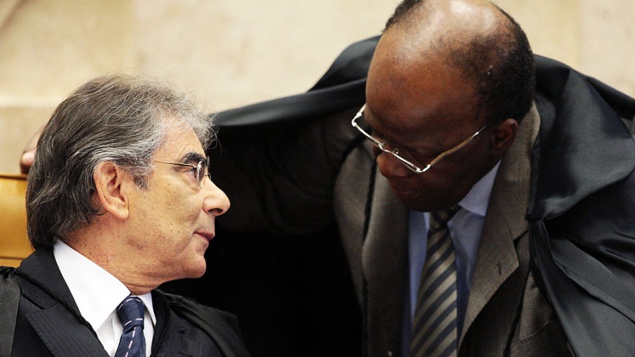 Presidente e vice-presidente do STF no julgamento do mensalão, em 09/08/2012