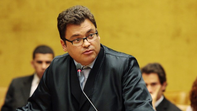 O advogado Maurício Maranhão de Oliveira, defensor de João Cláudio de Carvalho Genu, no plenário do STF, durante julgamento do mensalão, em 09/08/2012