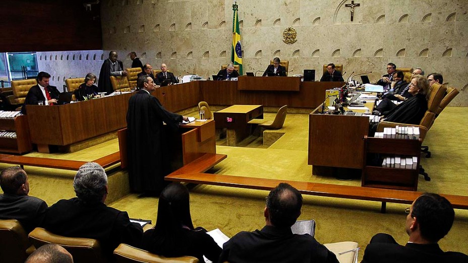 No oitavo dia de julgamento do mensalão, prosseguem as sustentações orais dos advogados de defesa, em 13/08/2012