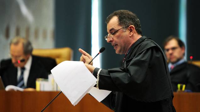 O advogado de defesa de Emerson Eloy Palmieri, durante julgamento do mensalão, em 10/08/2012