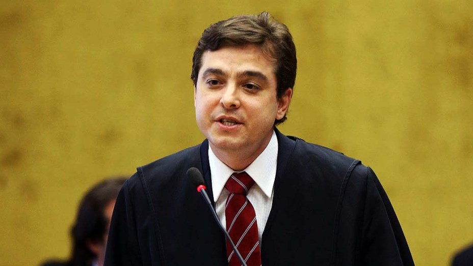O advogado de defensa de Anita Leocádia Pereira da Costa durante julgamento do mensalão, em 14/08/2012