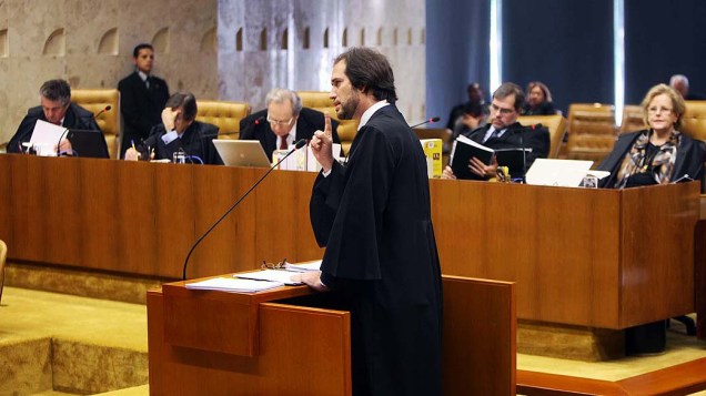 O advogado Pierpaolo Bottini, defensor de Luiz Carlos da Silva (Prof. Luizinho), durante julgamento do mensalão, em 14/08/2012