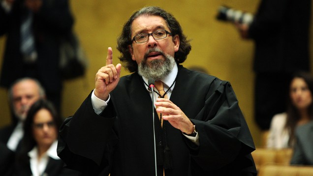 O advogado Antonio Carlos Castro, Kakay, defensor de Duda Mendonça e Zilmar Fernandes Silveira, durante julgamento do mensalão, em 15/08/2012