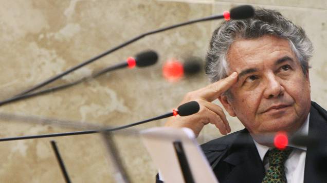 Minsitro Marco Aurélio durante julgamento que analisa imputação de lavagem de dinheiro a réus ligados ao PTB