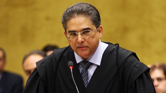 O advogado Marcelo Leonardo, defensor de Marcos Valério, no plenário do STF, durante julgamento do mensalão, em 06/08/2012