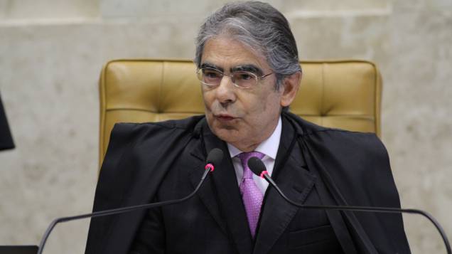 O presidente do Supremo Tribunal Federal, ministro Carlos Ayres Britto, abre a sessão para o julgamento da Ação Penal 470, mais conhecida como processo do mensalão