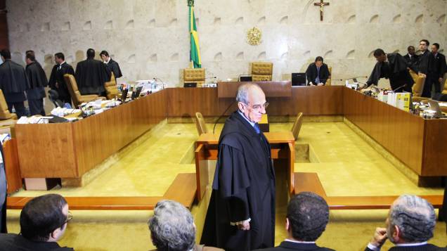 O advogado, Márcio Thomaz Bastos, chega para o julgamento da Ação Penal 470, mais conhecida como processo do mensalão