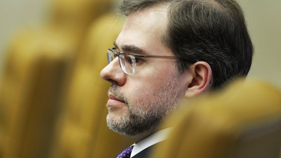 Juiz José Antonio Dias Toffoli comparece ao julgamento do mensalão no Supremo Tribunal Federal, em Brasília