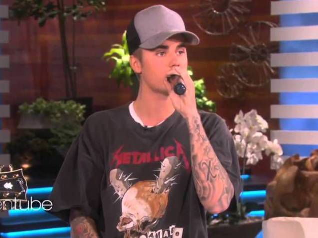Justin Bieber com camiseta do Metallica