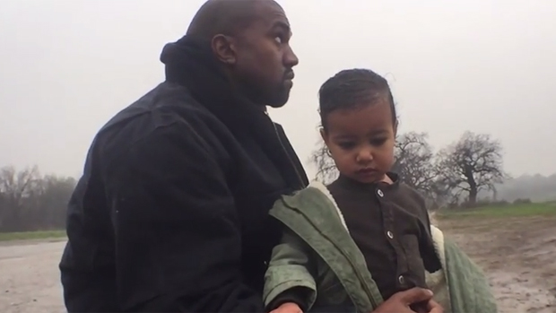 Kanye West e sua filha, North, em clipe de Only One Kanye West e sua filha, North, em clipe de Only One