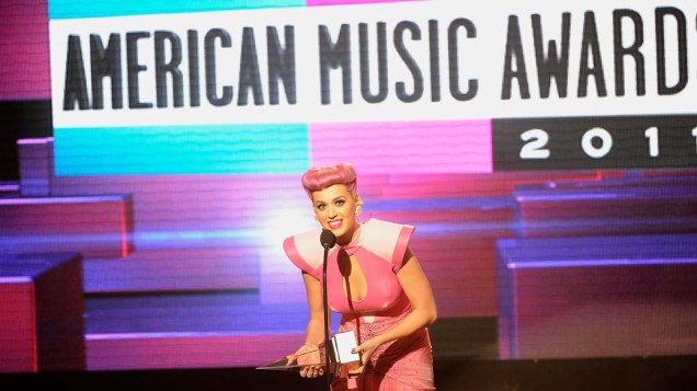 Katy Perry durante o American Music Awards 2011 em Los Angeles, Califórnia
