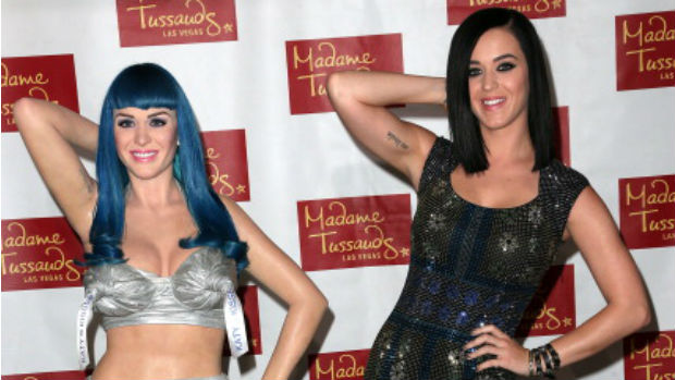 Cantora Katy Perry recebe homenagem com estátua no museu de cera Madame Tussauds em 2013