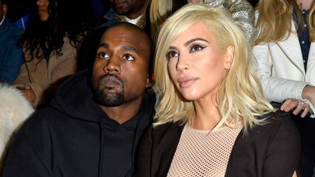 Kim Kardashian e Kanye West na semana de moda de Paris