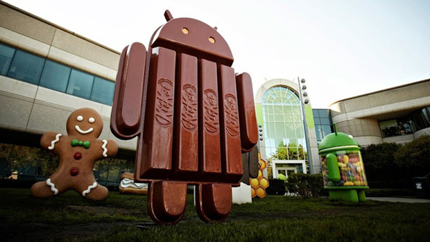 Estátua do mascote do Android no formato de uma barra de KitKat na sede do Google na Califórnia (EUA)
