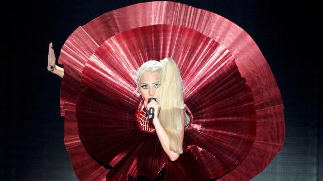 Lady Gaga no MTV Europe Music Awards, na Grã-Bretanha