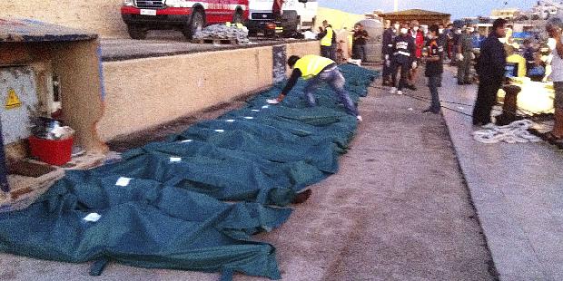 Na última segunda-feira, também foram encontrados 25 cadáveres em embarcação de imigrantes resgatada em Lampedusa