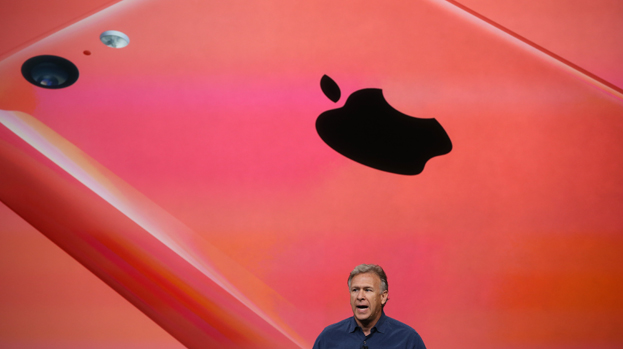 Phil Schiller durante apresentação do iPhone 5C