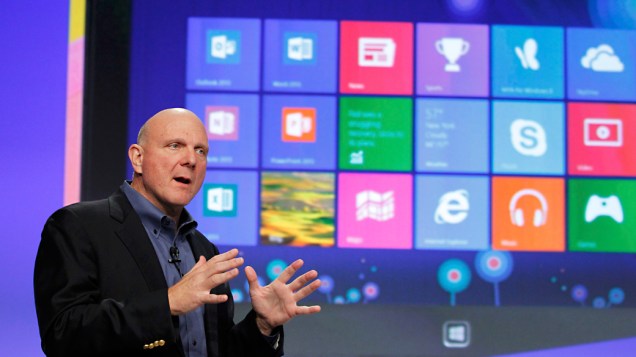 CEO da Microsoft, Steve Ballmer durante o lançamento do sistema operacional Windows 8, em Nova York