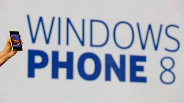 Jo Harlow, vice-presidente executivo da Nokia, apresenta o novo smartphone Lumia 920 com sistema operacional Microsoft Windows 8 em evento de lançamento em Nova York