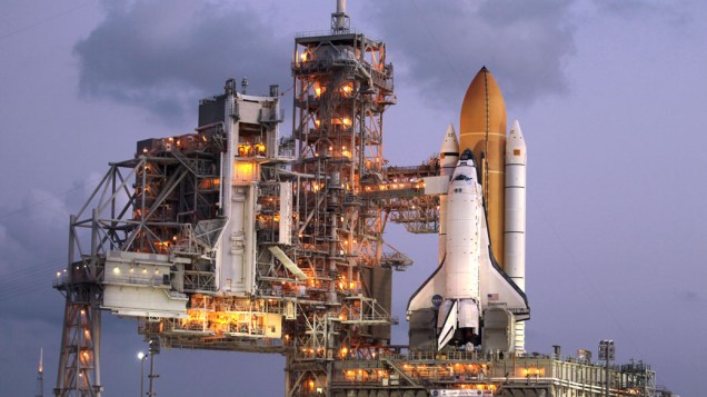 <p>Ônibus espacial Discovery prepara-se para o seu último lançamento, programado para 01 de novembro de 2010, no Centro Espacial Kennedy, Flórida, em 21 de setembro de 2010</p>