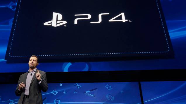 Andrew House, presidente e diretor-executivo da Sony Computer Entertainment, anuncia novo PlayStation 4 nos EUA