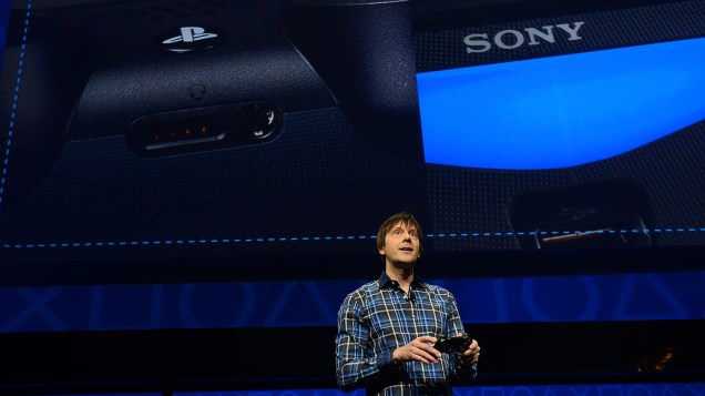 O designer de games Mark Cerny apresenta a nova plataforma do Playstation 4, em Nova York