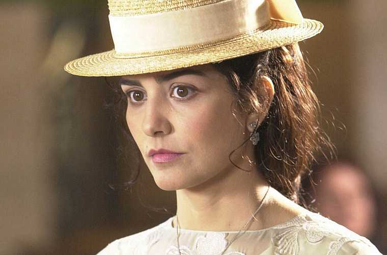 Como Maria Luísa, na minisserie Um Só Coração, em 2003.